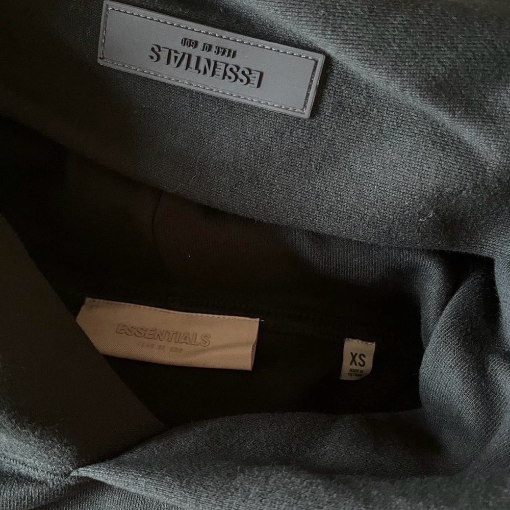 Men’s Brand New Authentic Black Stretch Limo Essential Fear of God Hoodie - Picture 4 of 5